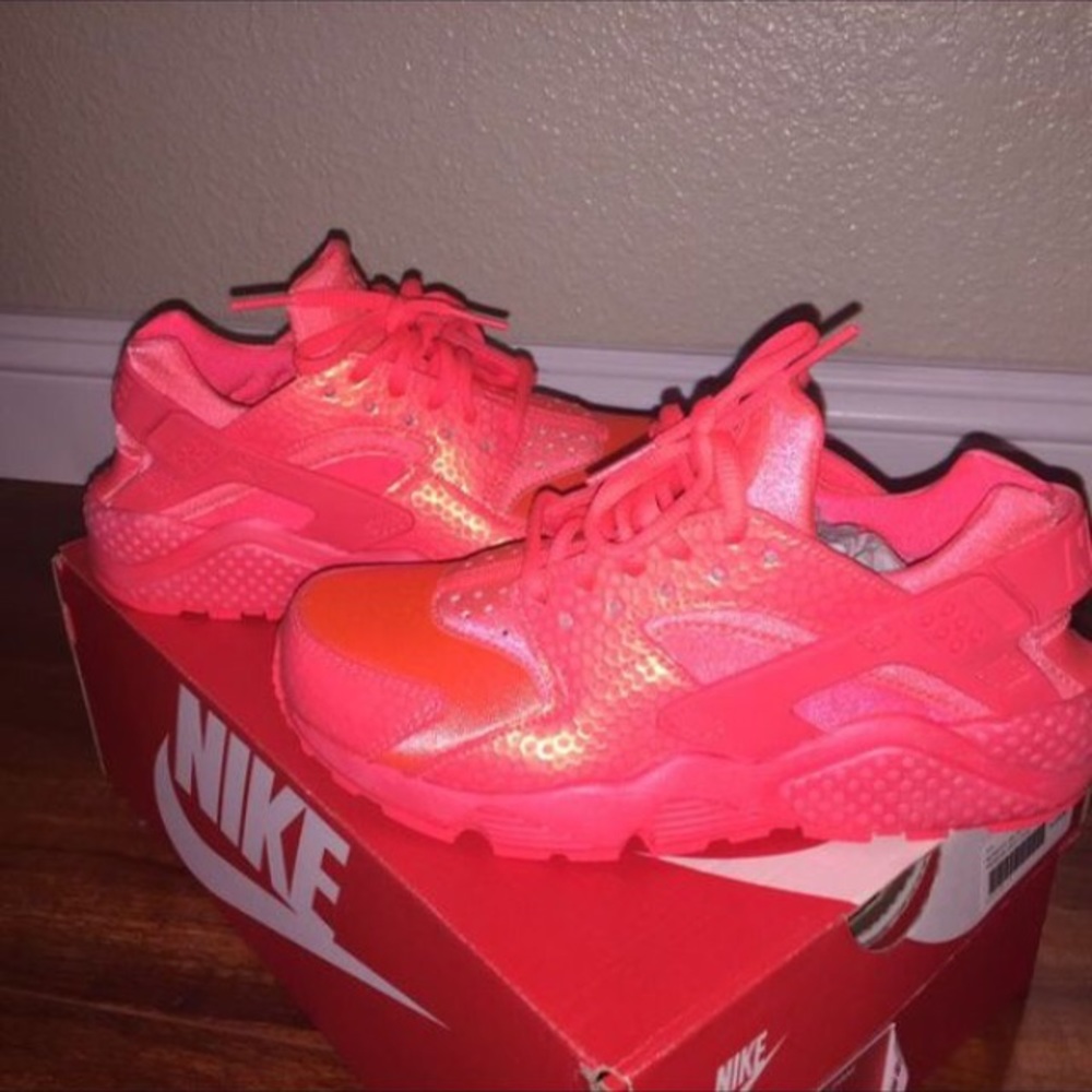 WOMEN NIKE HUARACHE RUN PREMIUM LAVA SIZE 6